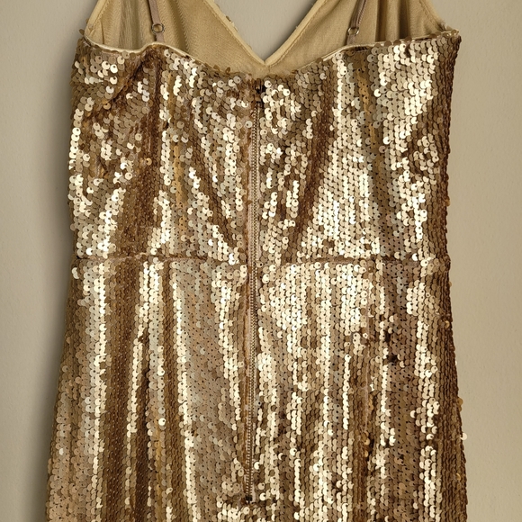 Lulus A moment like this gold sequin bodycon dress - Picture 4 of 9
